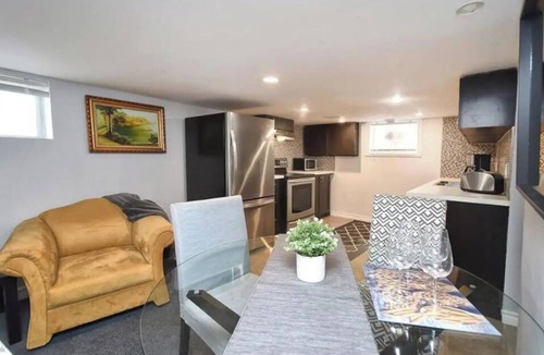 Thornhill Apartment | More then 30 days Bright walkout Basement Apt,5 min walk to Yonge St