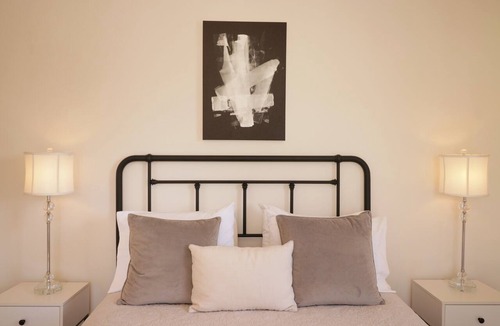 Parkside Hotel | Morrill Mansion | 2 | Self Check In | Parking