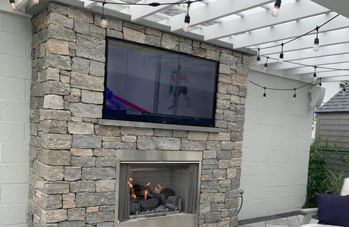 Fifth Ward House | Most desirable neighborhood Backyard Patio & Fireplace
