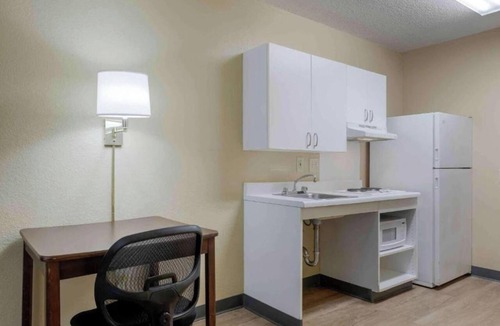 Amherst Hotel | Motel 6 Buffalo Amherst NY