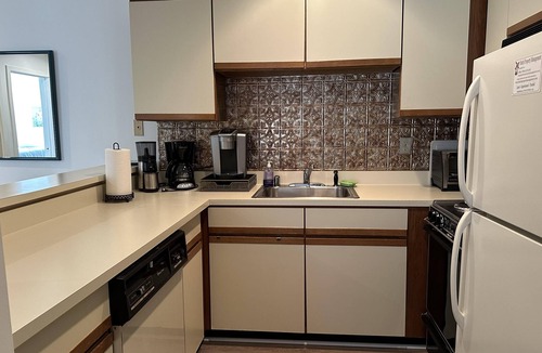West Dover Condo | Mount Snow Condo at Snow Mountain Village; Great Views, Free shuttle, Pool.