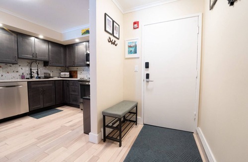 Mendon Condo | Mountain Basecamp Near Killington | Fireplace + Pool Access