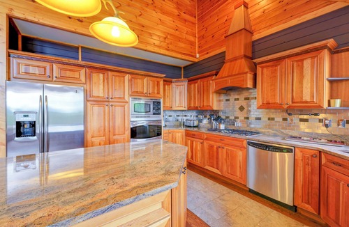 Scotrun House | Mountain Chalet ~ Heated Pool ~ Spa ~ Sauna ~ Gorgeous Views ~ 2 Fire Pits