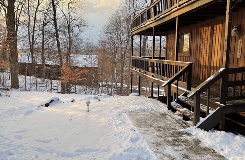 Vernon House | Mountain Creek by Crystal Springs-walk to ski, snowboard, bike, hike and relax