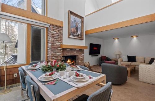 Stratton Mountain House | Mountain Haven for Families w Deck - Shuttle - Views