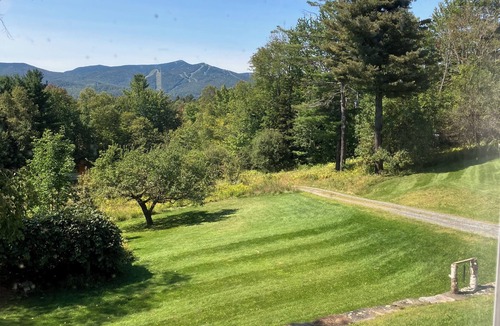 Bridgewater Corners Cottage | Mountain Hilltop Retreat: 2-bedroom Cape on 135 acres in serene Bridgewater