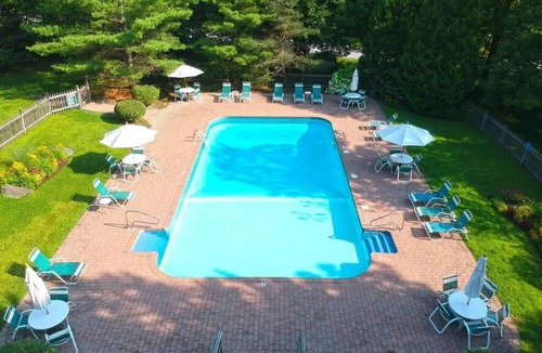 West Dover Condo | MOUNTAIN, LAKE & BOATING, POOL, GOLF, PICKLEBALL/TENNIS COURT