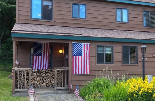 West Dover Condo | MOUNTAIN, LAKE & BOATING, POOL, GOLF, PICKLEBALL/TENNIS COURT