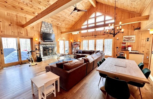 Stratton and Bromley Ski Areas Cabin | Mountain Retreat with Outdoor Living Space and Ping Pong Table in Vermont