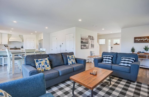 Center Conway House | Mountain Valley Home - Firepit +Hot Tub Mountain Views
