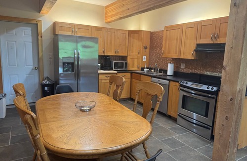 Carrabassett Valley Apartment | Mountain View 3-bedroom apartment in Carrabassett Valley 10 minutes to Sugarloaf
