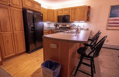 North Troy House | Mountains, golfing, hiking, tram and waterpark!