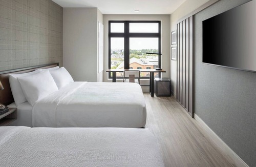 Portland Hotel | Moxy Portland Thompson's Point