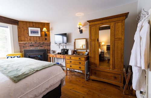 Stowe Bed & Breakfast | Mt Clark w/Breakfast at the Brass Lantern Inn