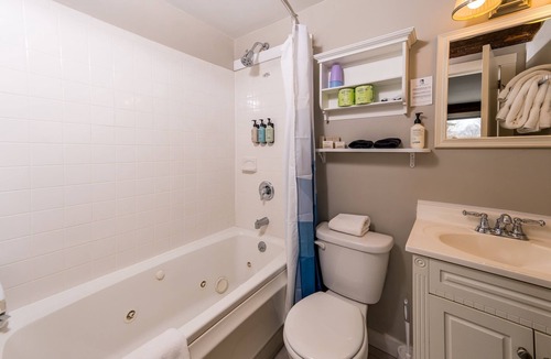 Stowe Bed & Breakfast | Mt Clark w/Breakfast at the Brass Lantern Inn