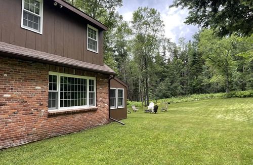 Mount Holly House | MT Holly Ski/lake house hideaway(Avail. Daily, weekends & seasonally Dec-April)