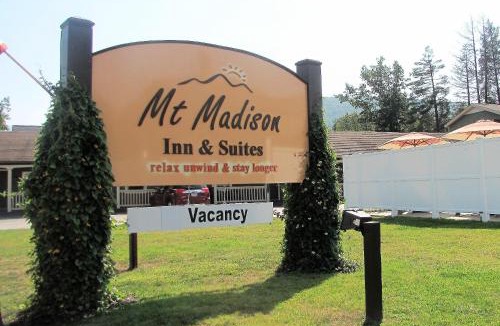 Upper Village Hotel | Mt. Madison Inn & Suites