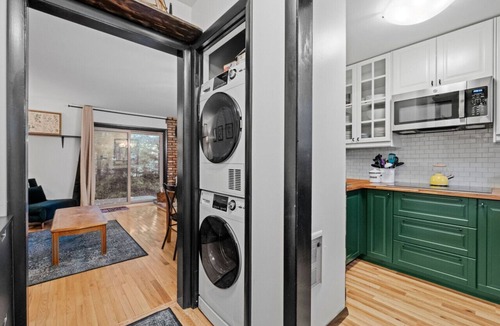 West Dover Ski Chalet | Mt Snow Retreat | Walk to brewery