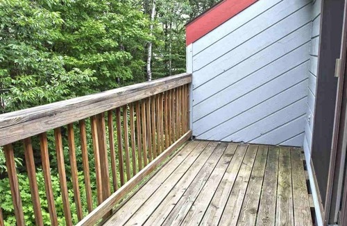 West Dover House | Mt. Snow townhouse with fireplace, 1 mile to the slopes with weekend shuttle!
