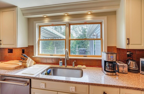 Hollowville House | Mtn-View Retreat in Huson Valley: Great for Groups