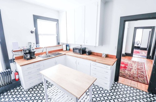 Munjoy Hill Apartment | Munjoy Hill 6 bed/2 ba | Walkable to everything!