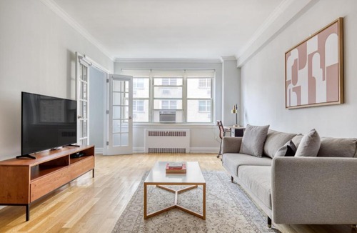 Midtown East Apartment | Murray Hill 1BR w Elevator Gym DM on 6 line NYC-624