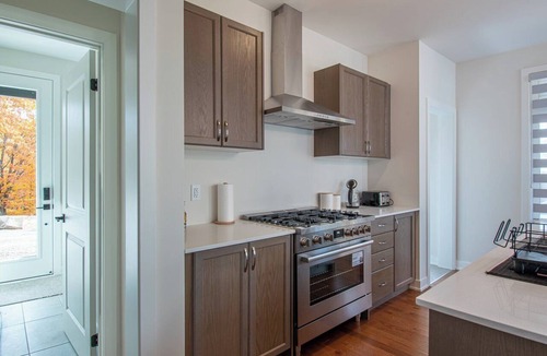 Dwight Cottage | Muskoka Hills - Four Bedroom Cottage, Sleeps 8