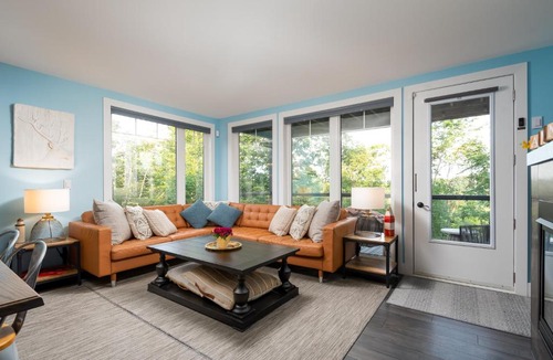 Huntsville Apartment | Muskoka Night Dreams Enjoy 3 King Beds