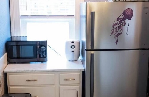 Concord Apartment | My Sisters Place | Sleeps 6 Piano & Pool Table