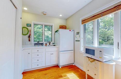 West Tisbury House | Nana's Rear Treehouse