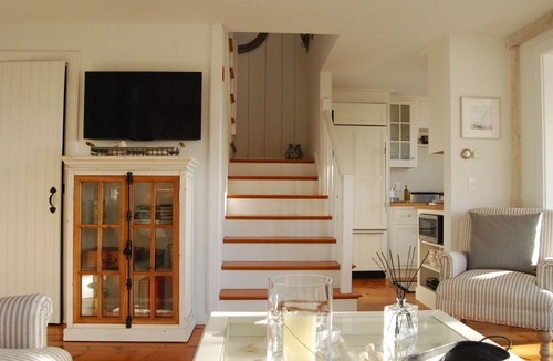 Mashpee Cottage | Nantucket Style Renovated Cottage-Ocean Views-Steps to Private Beach-CENTRAL AC!