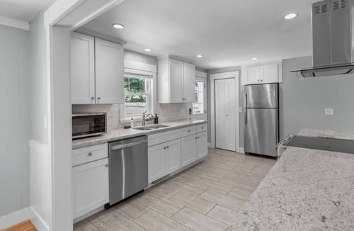 Narragansett House | Narragansett Coastal Retreat-walk to Beach & Pond