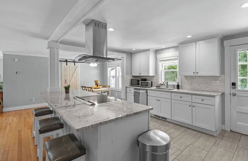 Narragansett House | Narragansett Coastal Retreat-walk to Beach & Pond