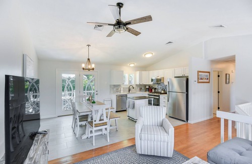 Narragansett House | Narragansett Vacation Rental Near River & Beach!