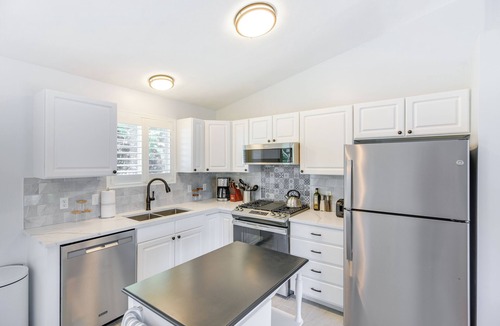 Narragansett House | Narragansett Vacation Rental Near River & Beach!