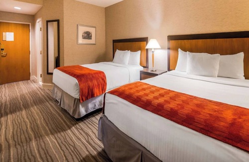 Southbury Hotel | Nature-Inspired Stays Near Lake Zoar, Southford Falls & Larkin Trail - 4 Units