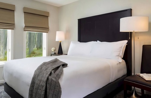 Manchester Hotel | Nature Retreat: Plush 3BR Stay w/Spectacular Views w/Balcony | Pool | Spa