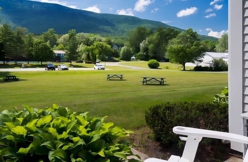 Manchester Hotel | Nature Retreat: Plush 3BR Stay w/Spectacular Views w/Balcony | Pool | Spa