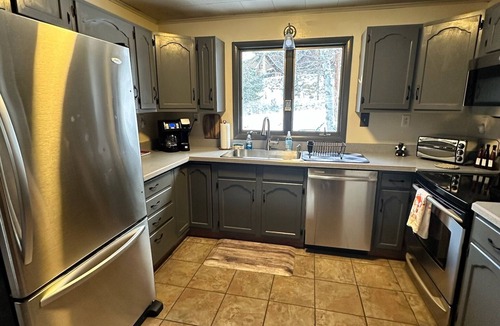Wilmington House | Nature’s Nest located in the heart of Wilmington, 5 minutes from Whiteface Mt.!