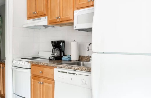 Wells Apartment | Nautical Mile Resort 1-Bedroom Efficiency Suite