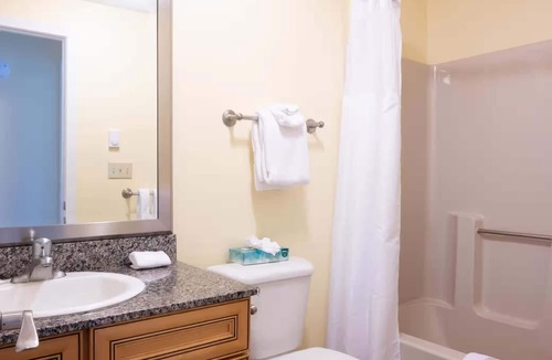 Wells Apartment | Nautical Mile Resort 1-Bedroom Efficiency Suite