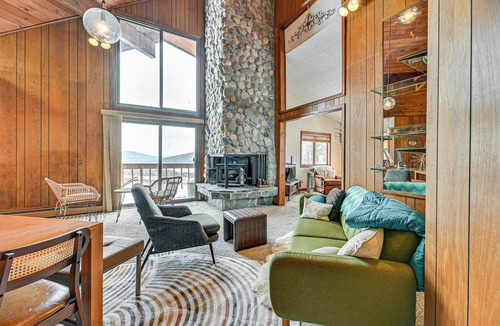 Naples Cabin | Near Canandaigua Lake: Retro Cabin w/Deck & Views