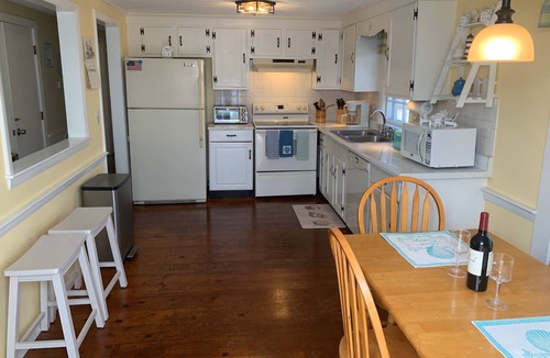 South Dennis House | Near Follins Pond in South Dennis. Roomy and adorable!