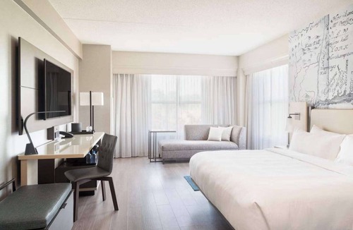 Groton Hotel | Near Mystic Seaport Museum + Dining, Pool & Spa