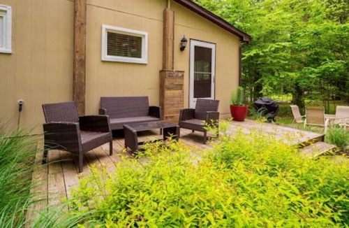 Findley Lake Cottage | Near Peak N' Peak Findley Lake Cozy Cottage