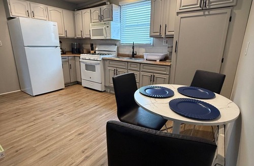 Wanskuck Apartment | Near Providence College 2 Bed w/Laundry & Parking