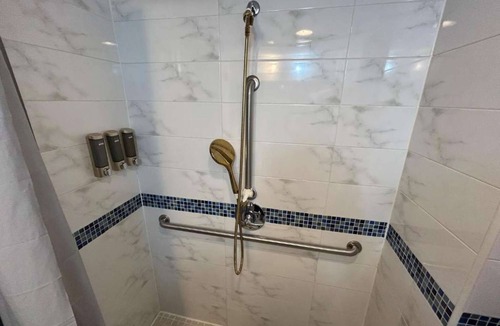 Chinatown Hotel | Near Wall Street Ferry | Fitness Center + Perks