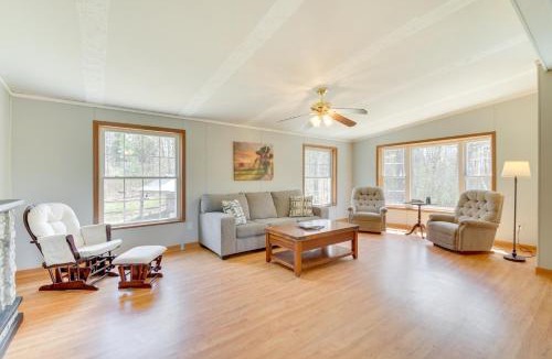 Albion House | Near Waterville: Cozy Midcoast Vacation Rental!