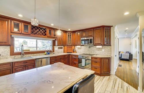 East Shore Cottage | Near Yale & Lighthouse Point Beach: Home w/Pool!