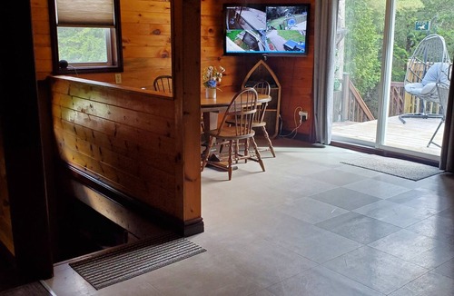 Highlands East Cottage | Need to get away from your busy lives? Here is your chance to un-wine and relax.